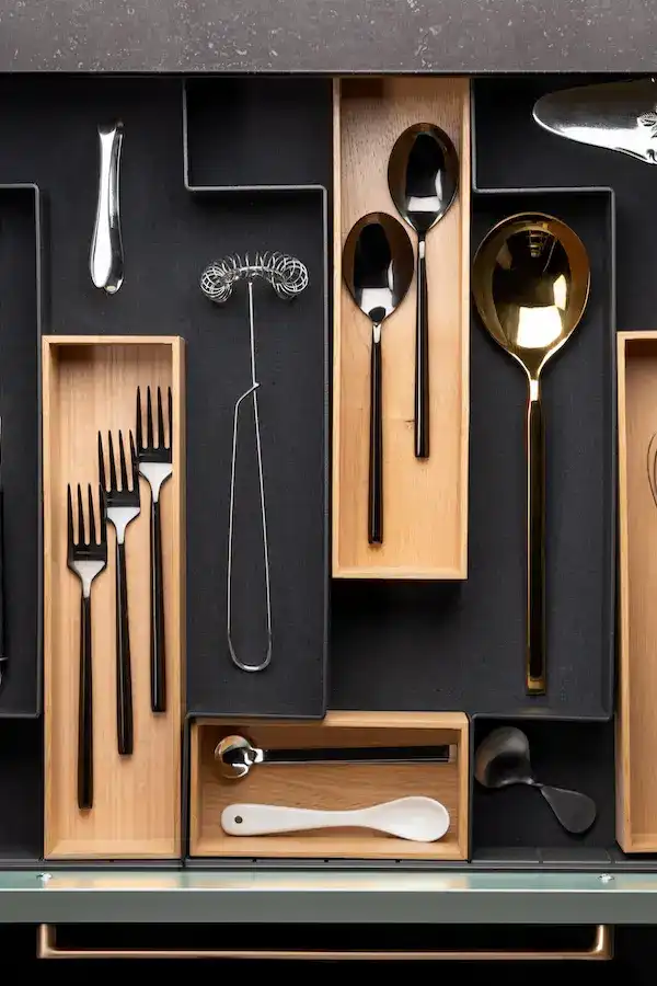 kitchen-drawer-organizer